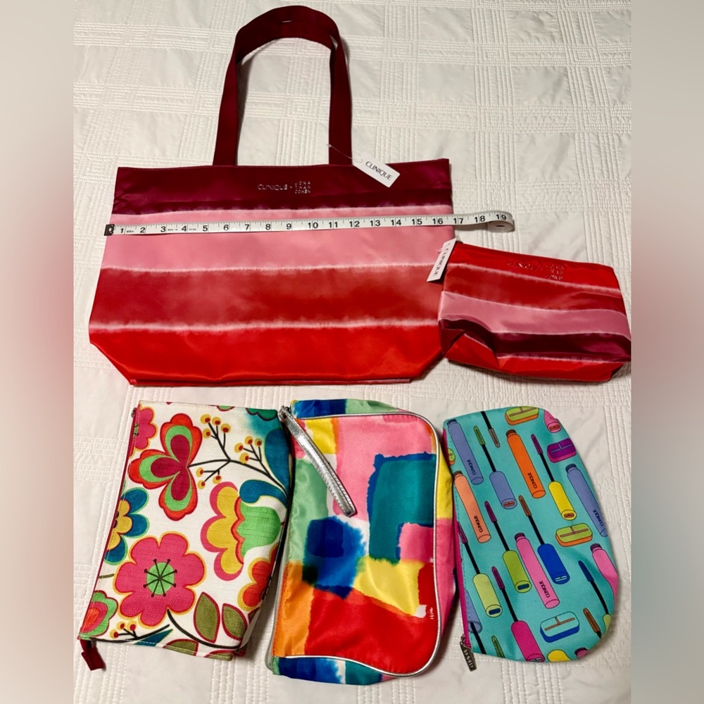 NWT Clinique Red and Pink Gradient Tote and makeup bag+ 3 bonus makeup bags